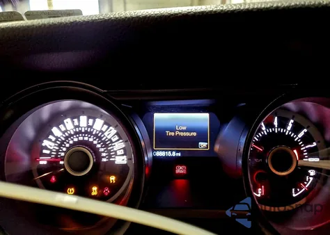 2013 Ford Mustang из США, поврежденный, VIN 1ZVBP8AM1D5201898